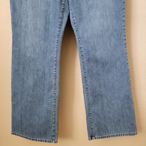 Chico's Platinum Denim Mid Rise Bootcut Denim Jeans Size 2 (12) - Picture 4 of 11